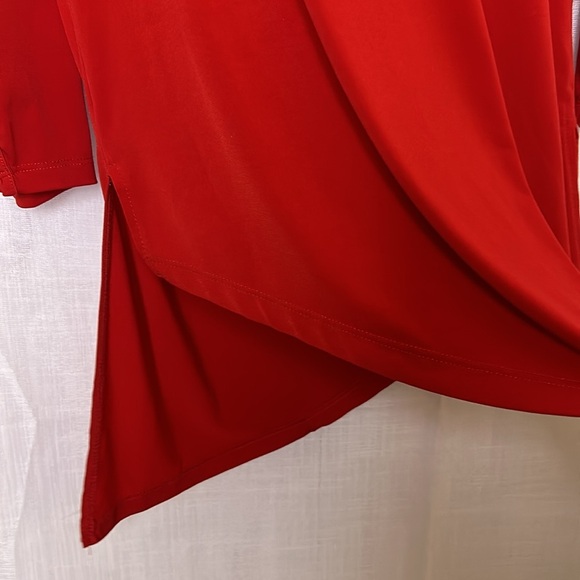 CLEO  vtg blouse,women MP,made in 🇨🇦, vtg,metal grommets,asymmetrical hem,career - Picture 3 of 12